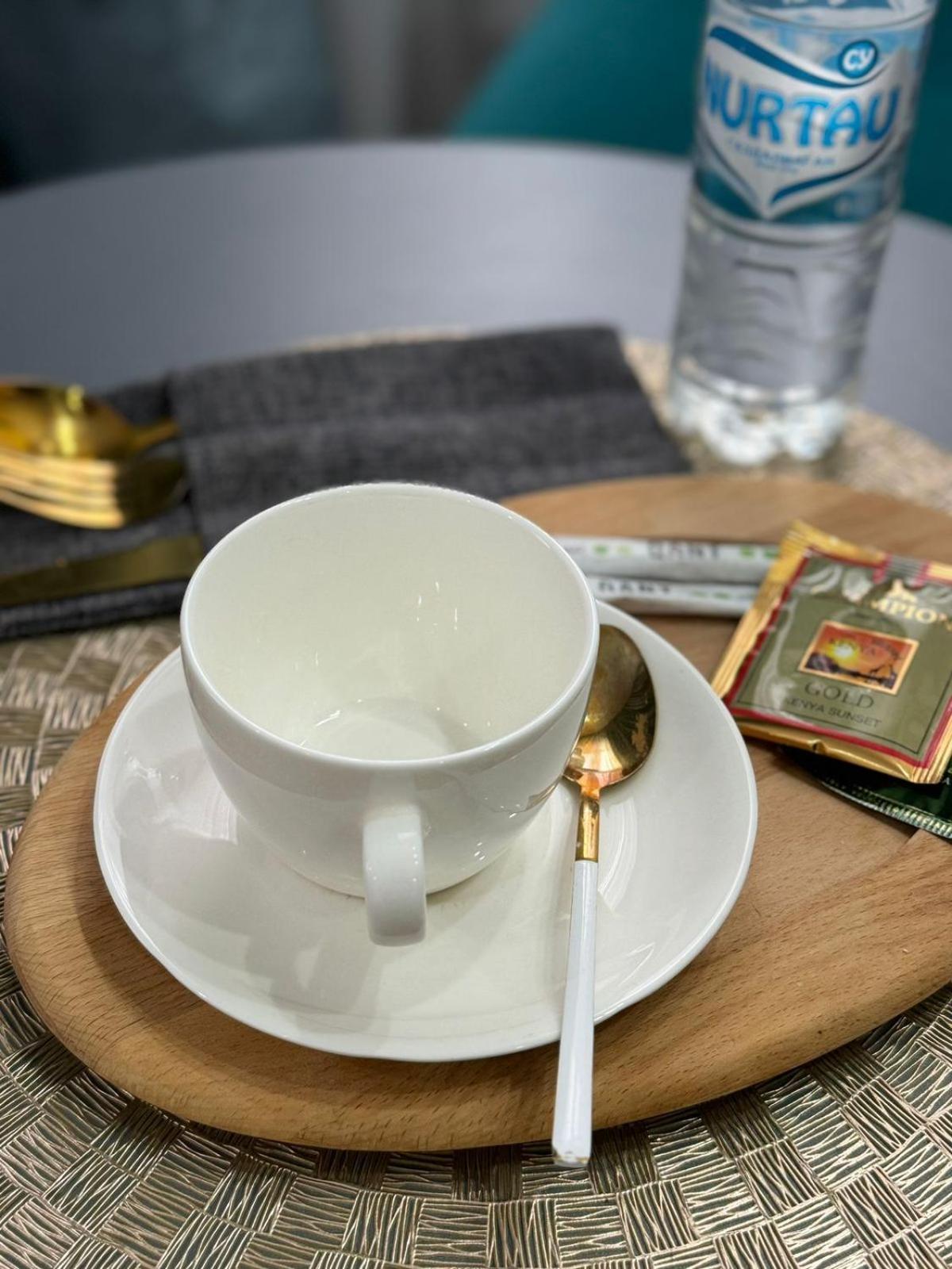 Ritz Hotel Atyraū Dış mekan fotoğraf