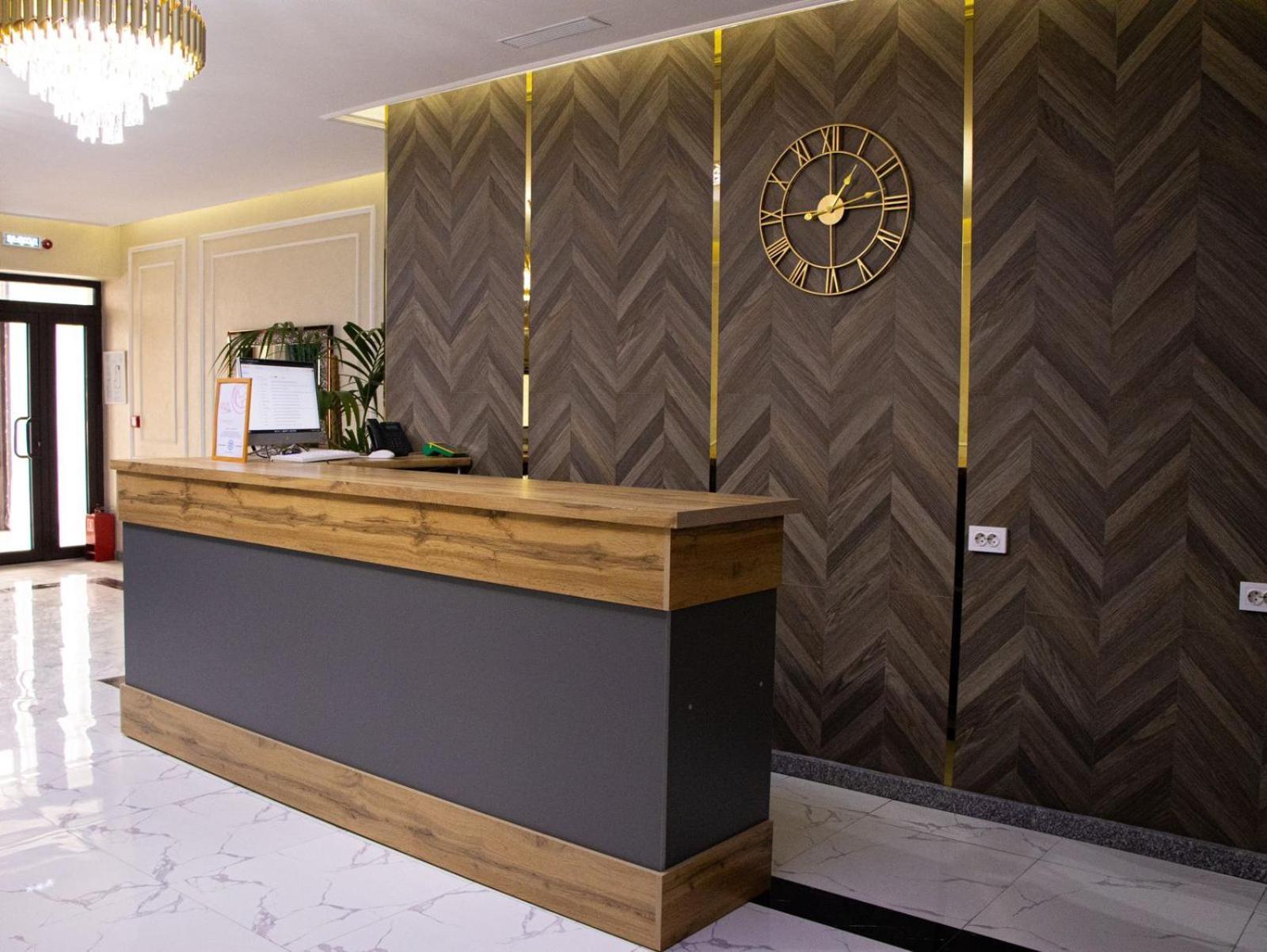 Ritz Hotel Atyraū Dış mekan fotoğraf